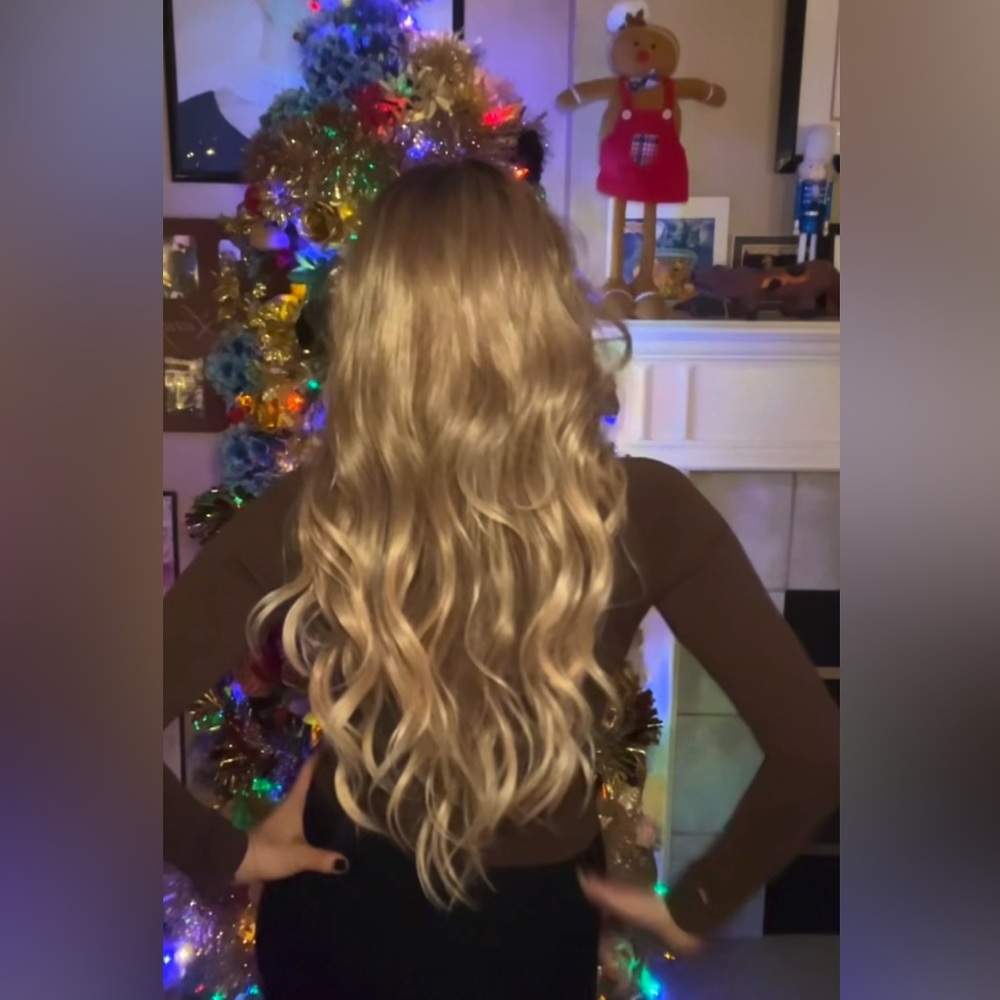 Chelsey Smith Wig, plus wig cap, bag & hair clip!